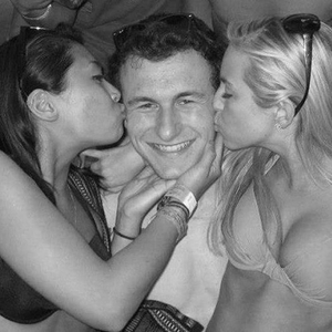 我的世界美女被❌羞羞
